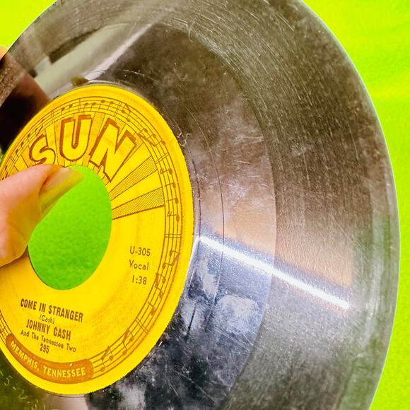 JOHNNY CASH Come in Stranger / Guess Things Happen That Way SUN 295 1958 45rpm - Picture 4 of 8